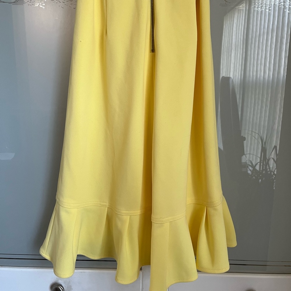 Calvin Klein Women's Yellow Ruffled Tulip-hem Short Sleeve Back Zip Crepe Dress - Picture 11 of 15